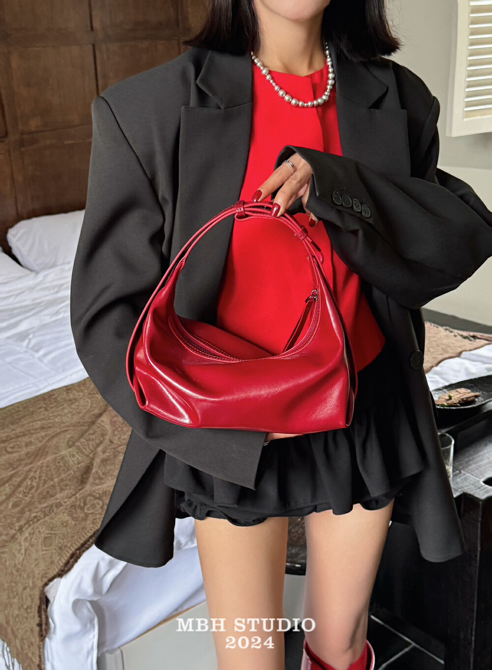 MBH Minimalist Oil Wax Leather Lunch Box Bag with Wide Strap Crossbody Shoulder Bag - Image 2