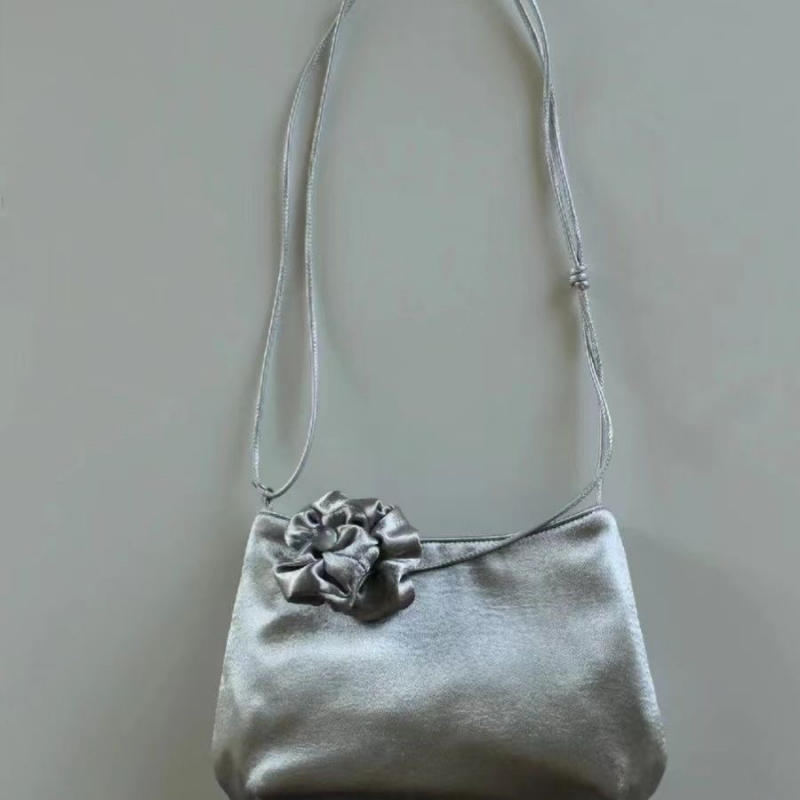 Silver Satin Bucket Bag for Women 2025 New Trendy High-End Minimalist Commuter Shoulder Crossbody Bag