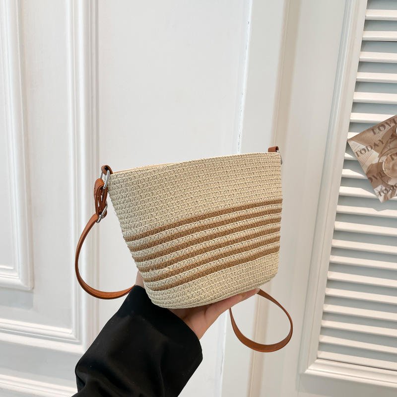 Summer Resort Straw Woven Bucket Bag Women Large Capacity Crossbody Shoulder Bag - Image 4