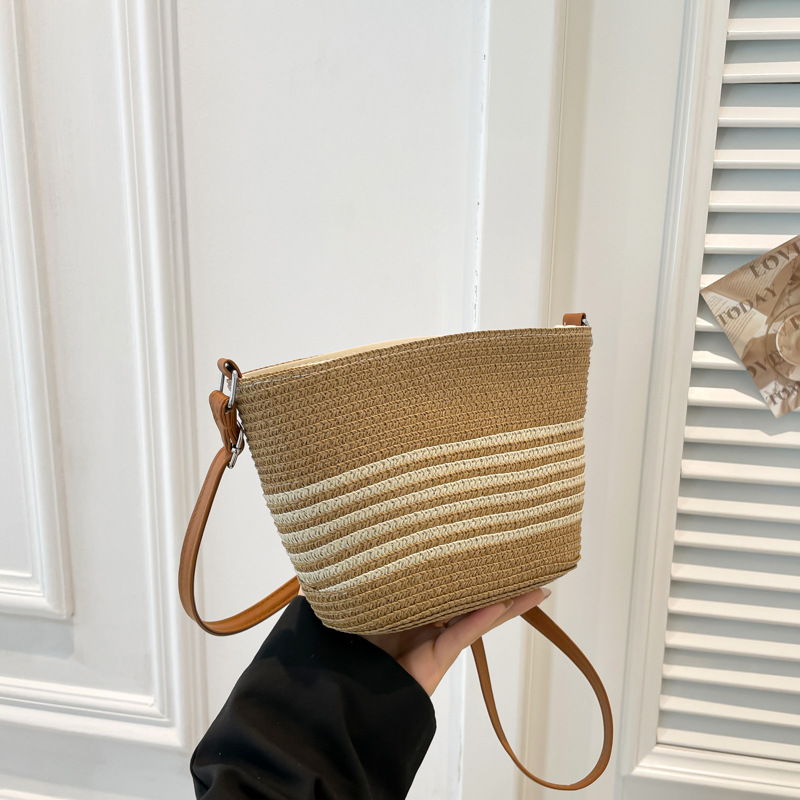 Summer Resort Straw Woven Bucket Bag Women Large Capacity Crossbody Shoulder Bag - Image 2