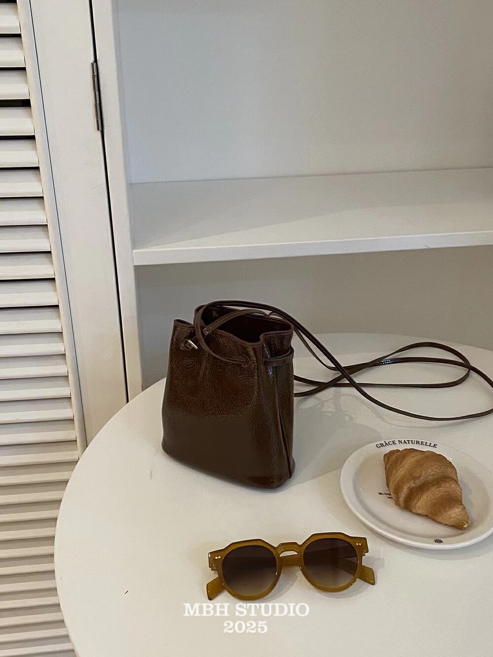MBH Oil Wax Cowhide Leather Mini Bucket Bag Crossbody Shoulder Bag - Image 2