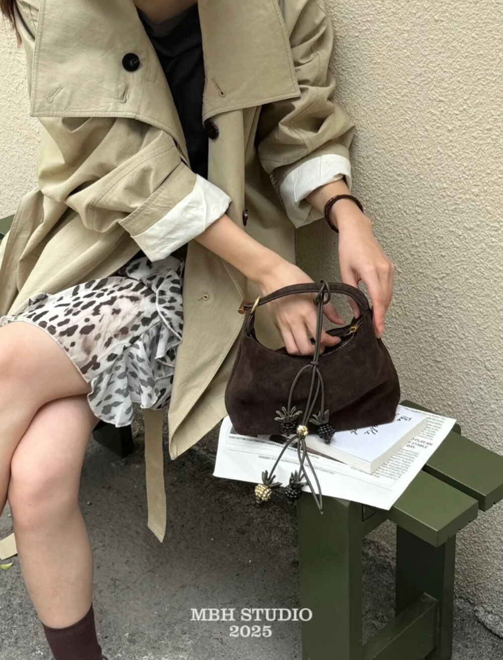 MBH Vintage Suede Bento Bag Casual Crossbody Handbag with Strap - Image 3
