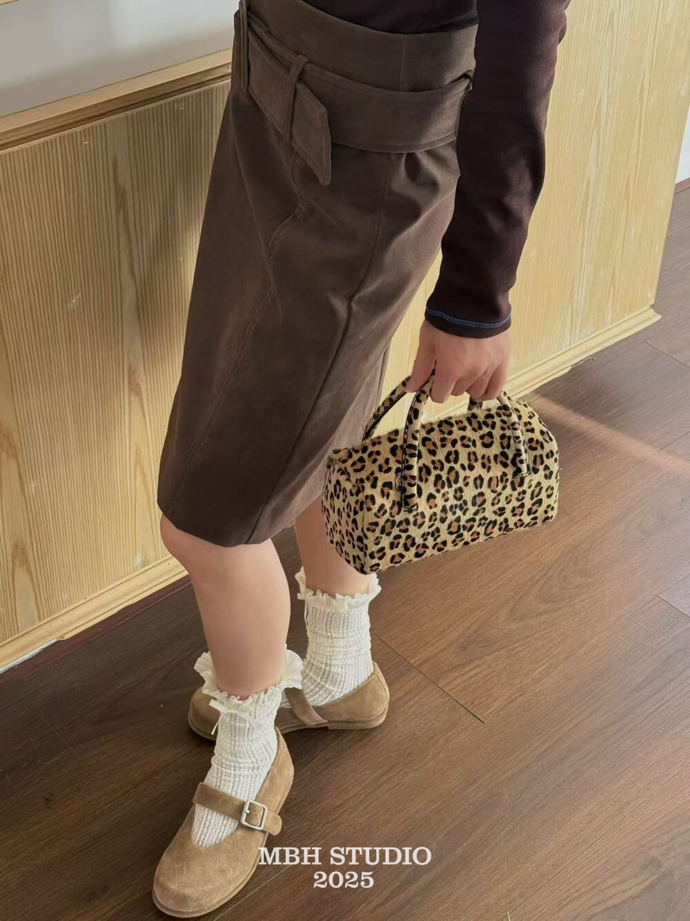 MBH Horsehair Leopard Print Cylinder Bag Crossbody Handbag with Strap - Image 4
