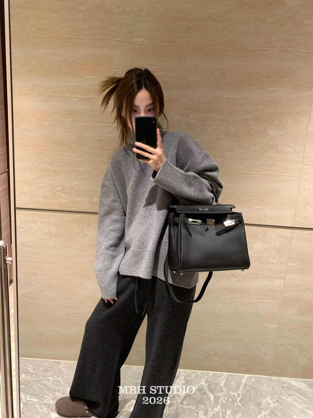 MBH Top Grain Leather Kelly Bag Old Money Style Large Capacity Commuter Crossbody Handbag with Shoulder Strap and Lock - Image 3