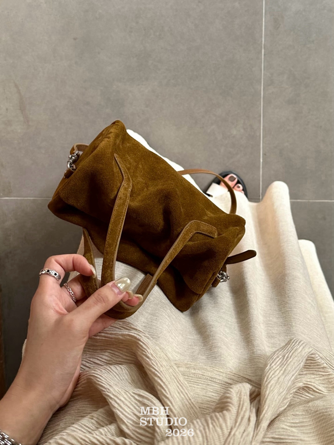 MBH Caramel Brown Brushed Leather Boston Bag Crossbody Handbag - Image 4