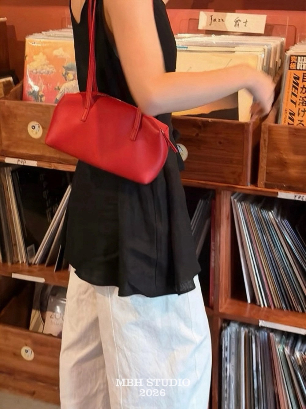 MBH Korean Niche Top Layer Cowhide Boston Pillow Bag Minimalist Versatile Shoulder Bag